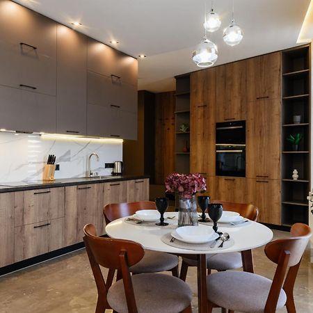 Luxury Apartments Smart House Uzhhorod Ngoại thất bức ảnh