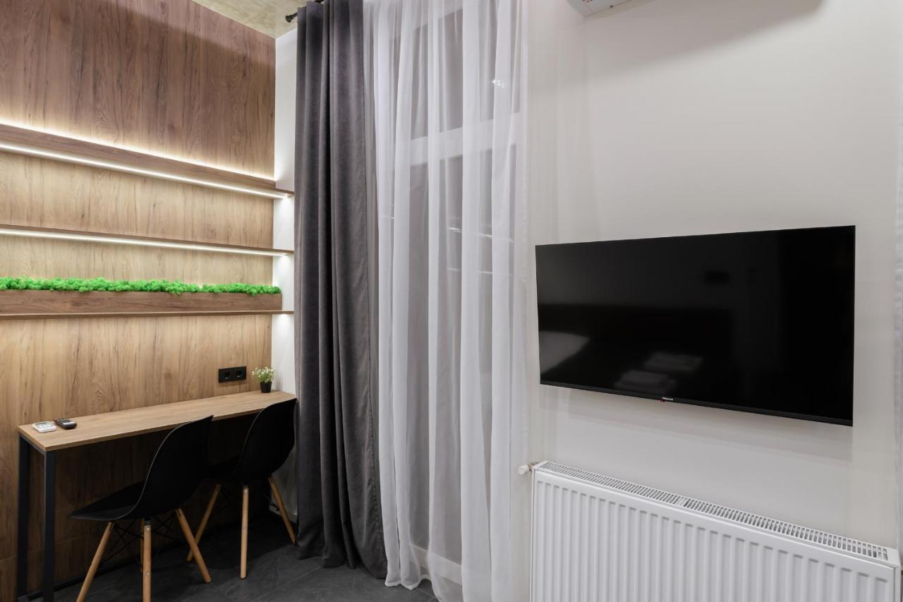 Luxury Apartments Smart House Uzhhorod Ngoại thất bức ảnh
