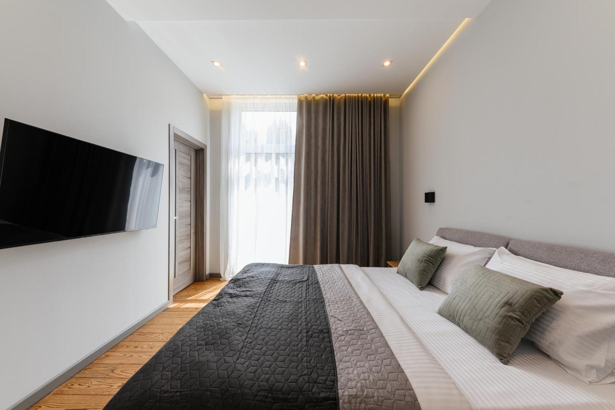 Luxury Apartments Smart House Uzhhorod Ngoại thất bức ảnh