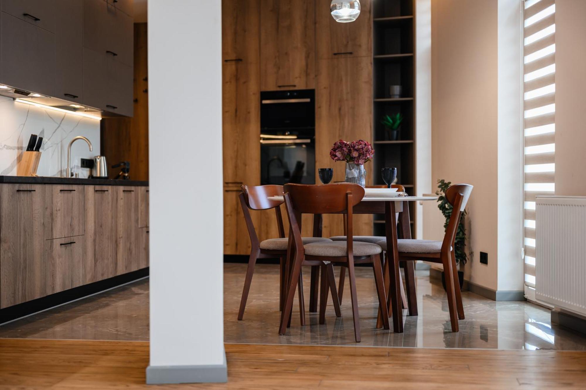 Luxury Apartments Smart House Uzhhorod Ngoại thất bức ảnh