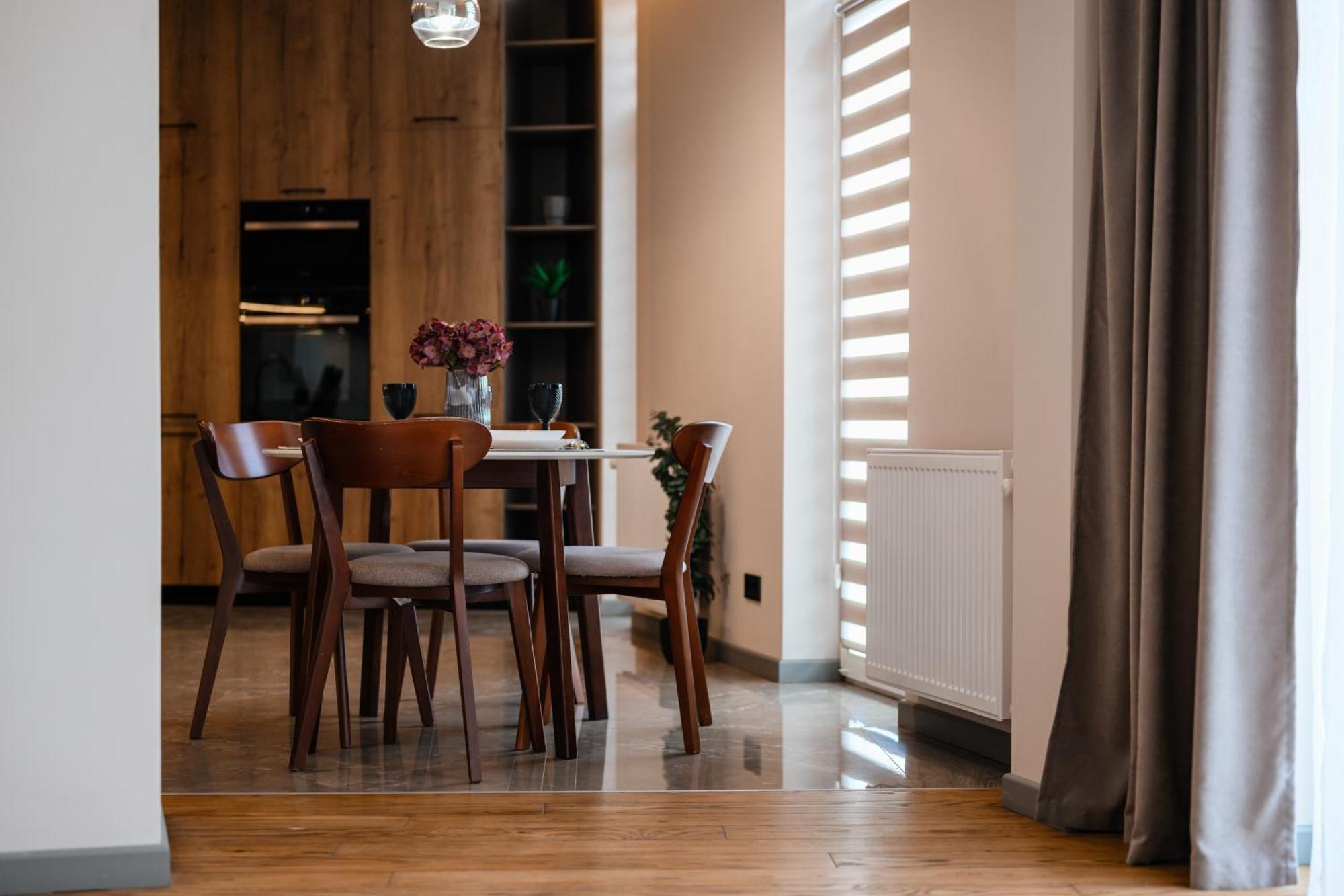 Luxury Apartments Smart House Uzhhorod Ngoại thất bức ảnh
