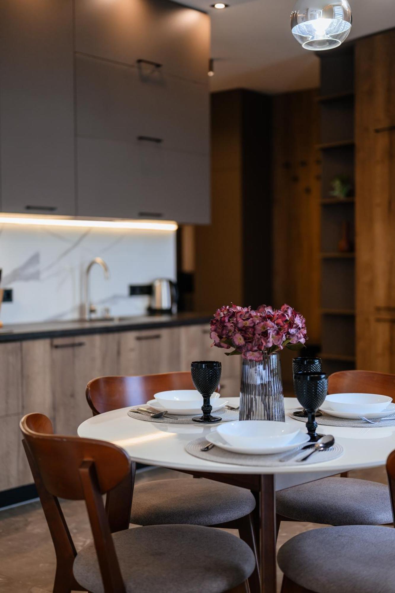 Luxury Apartments Smart House Uzhhorod Ngoại thất bức ảnh